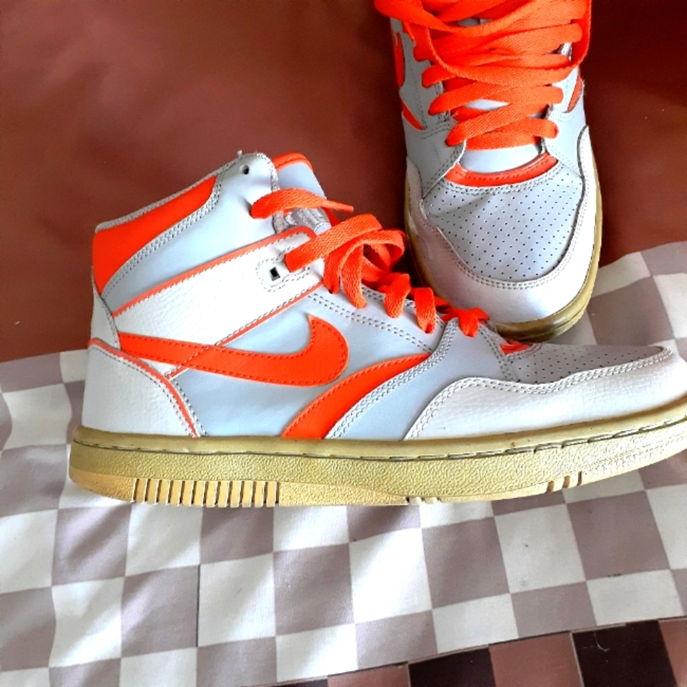 Nike Force size 85 . Gray and Orange. Vintage